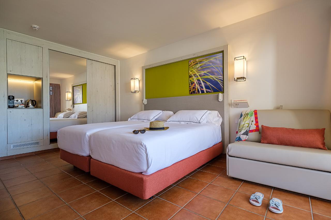 Oassium Hotel At Estival Park 라피네다 외부 사진