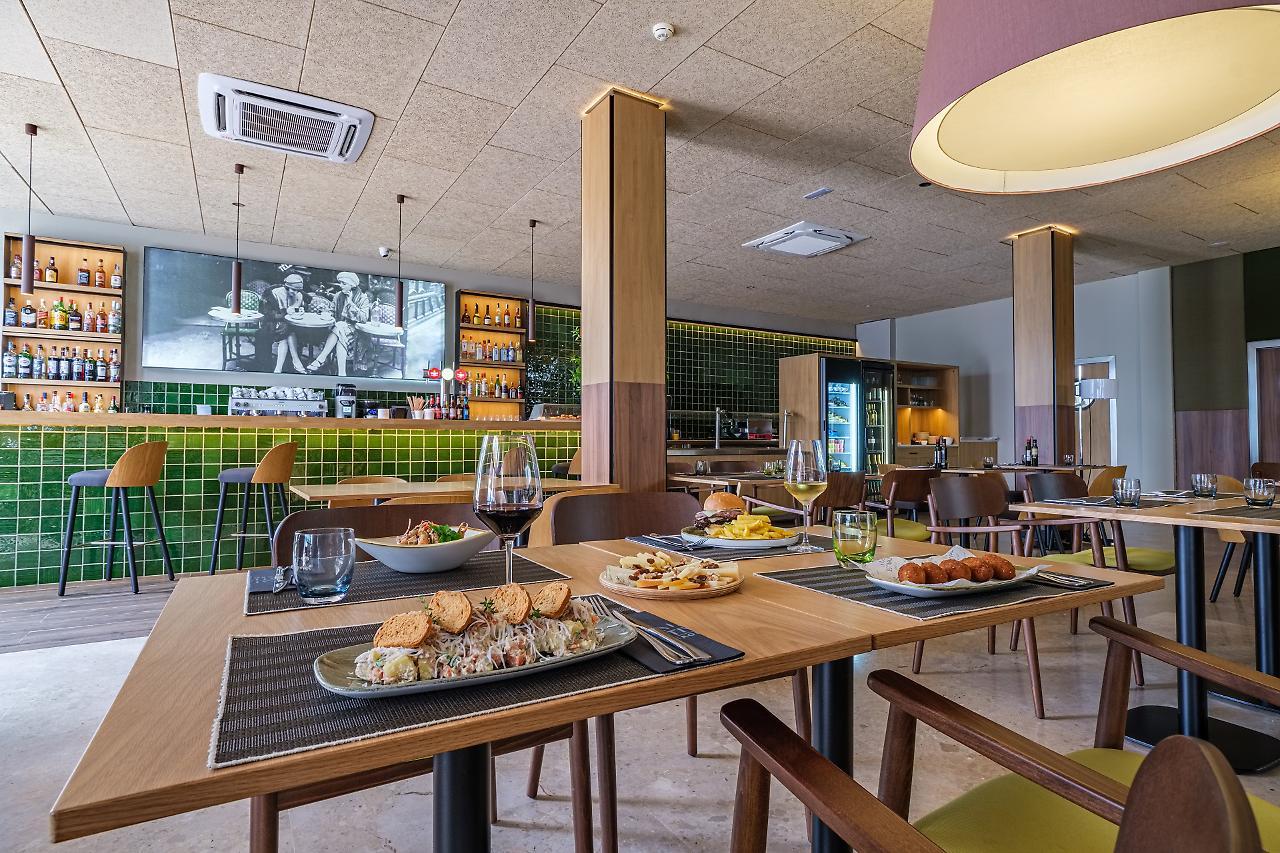 Oassium Hotel At Estival Park 라피네다 외부 사진