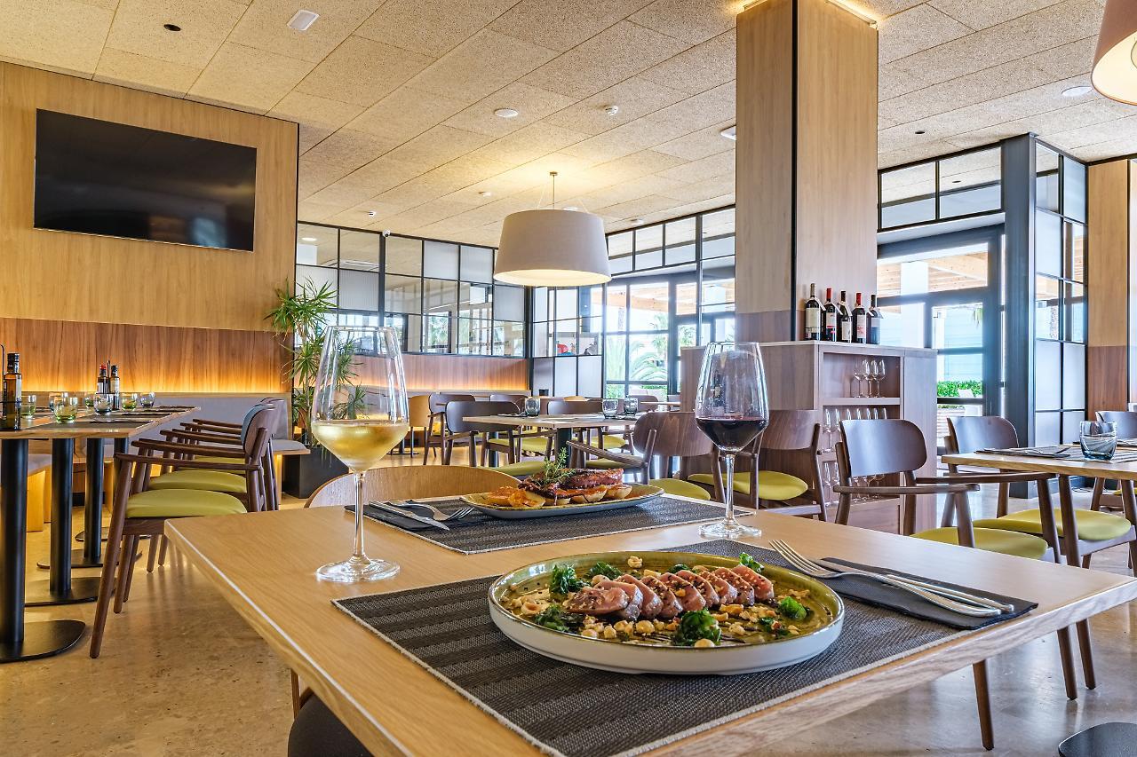 Oassium Hotel At Estival Park 라피네다 외부 사진